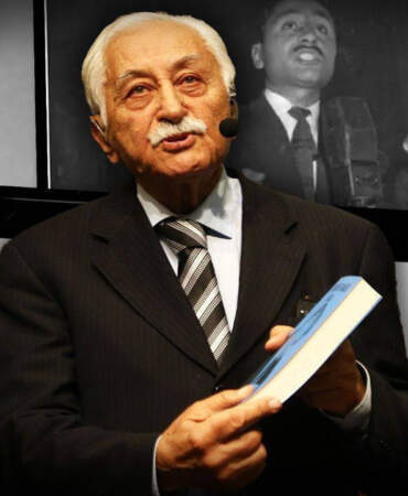 Edebiyat Dünyasını Yasa Boğan Haber! Yavuz Bülent Bakiler Hayatını Kaybetti
