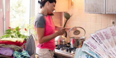 Ev Kadınlarına Erken Emeklilikte Son Viraj! SGK Uzmanı Açıkladı: 2027 Sonunda Başlıyor