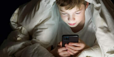 Filtreli Dünyada Gerçekler Kayboluyor! Çocuklar Risk Altında