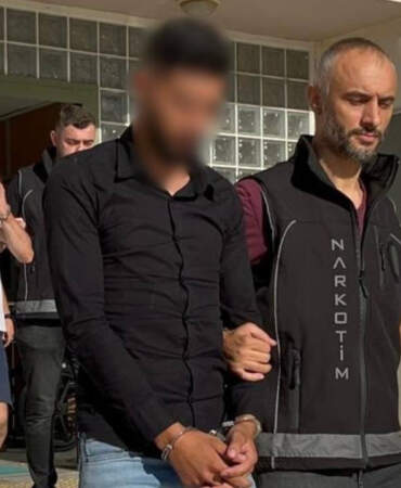 Forum AVM’de Uyuşturucu Operasyonu: İki Kişi Suçüstü Yakalandı