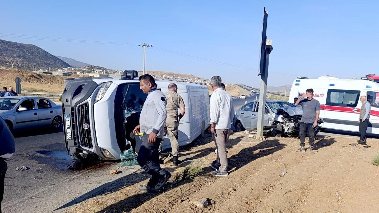 Gaziantep’te Otomobil ile Minibüs Çarpıştı! 6 Kişi Yaralandı