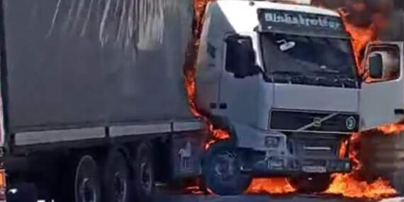 Gaziantep’te Seyir Halindeki Tır Aniden Kül Oldu