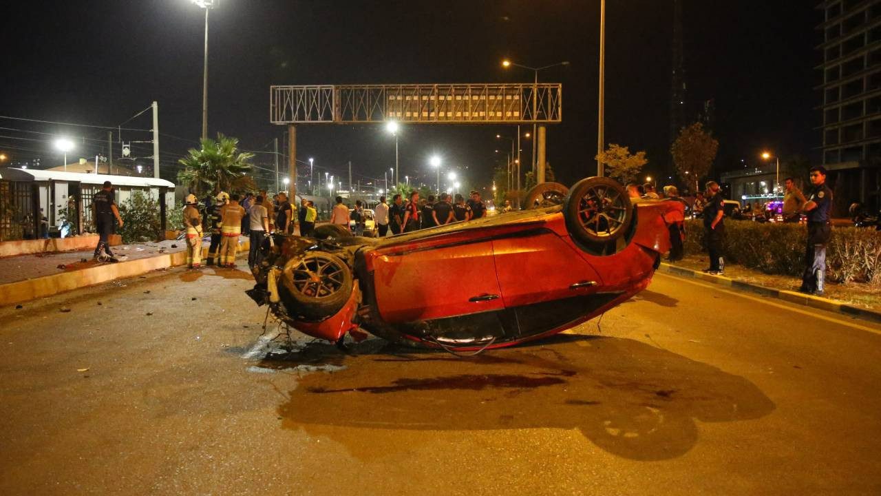 Hatay’da Feci Kaza! Otomobil Yayalara Çarpıp Devrildi, 3 Ölü