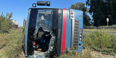 Hükümlüleri Taşıyan Cezaevi Aracı Devrildi! Yaralılar Var