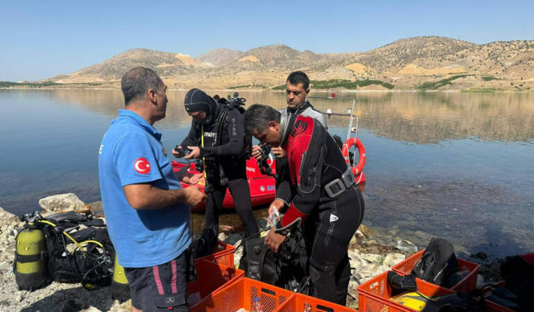 İki Gündür Haber Alınamıyordu, Cansız Bedeni Gölün 65 Metre Altında Bulundu
