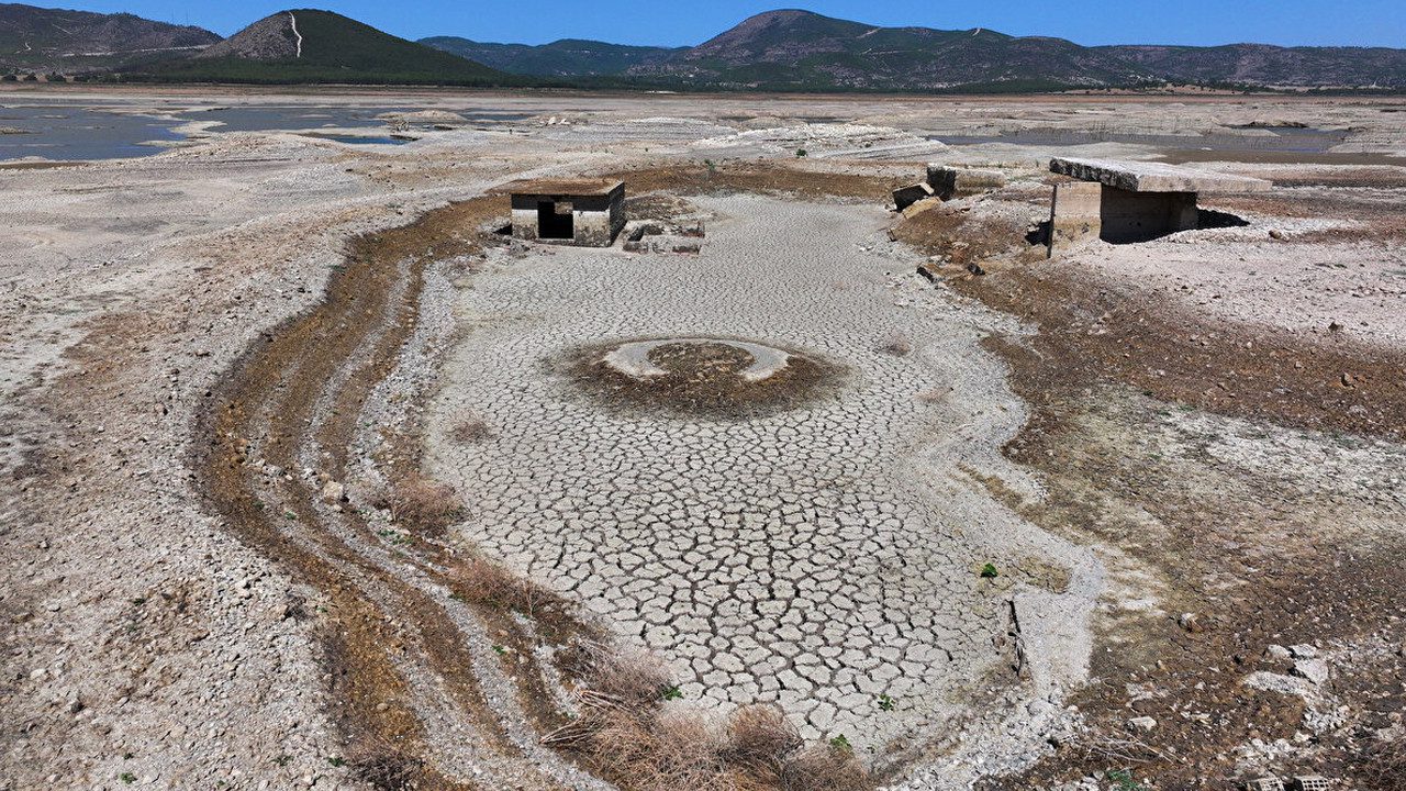 İzmir Susuzluk Felaketi Yaşıyor! 26 Yılın En Kötüsü…