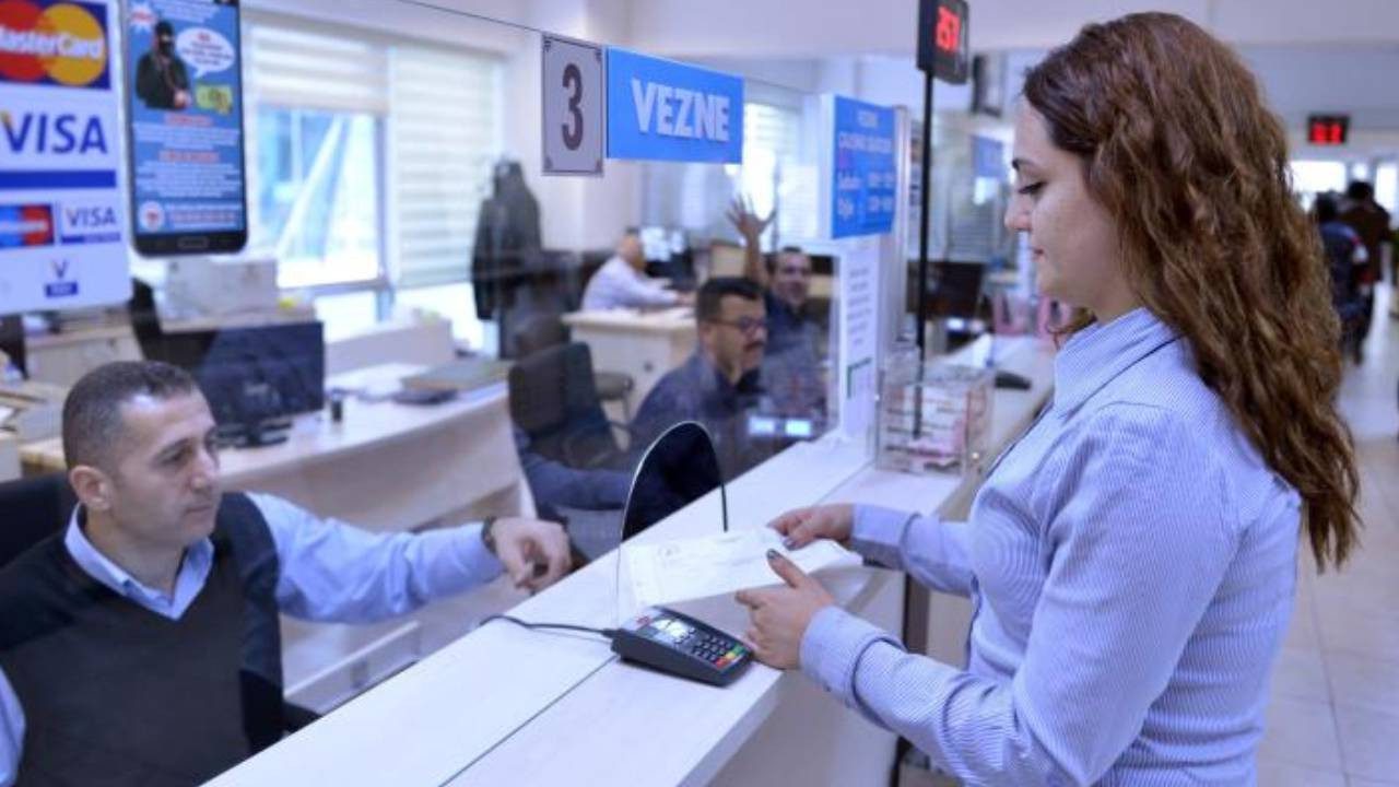 KAP’a Bildirildi… Banka Devinden Tarihi Hamle! Hisselerini Satışa Çıkardı