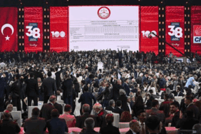 Kongre İptali Sonrası CHP’de ‘Altıda Bir’ Depremi! Kritik Karar Kurultay Sürecini de Etkiler mi?