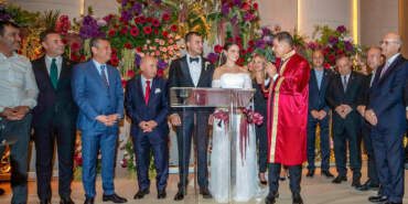 Olağanüstü Kurultay Öncesi Sıcak Kareler: CHP’liler Düğünde Buluştu