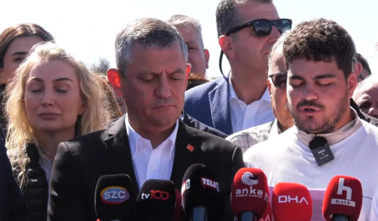 Özgürlük Yürüyüşü Silivri’de Tamamlandı: Gençleri Özgür Özel Karşıladı