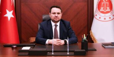 Evinin Önünde Akın Gürlek’i Sordular: Alarma Geçen Polis, 2 Motosikletliyi Gözaltına Aldı