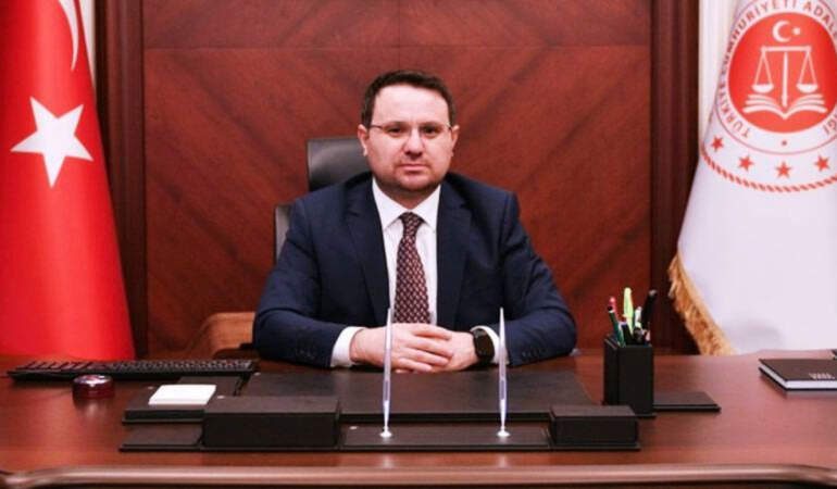 Evinin Önünde Akın Gürlek’i Sordular: Alarma Geçen Polis, 2 Motosikletliyi Gözaltına Aldı