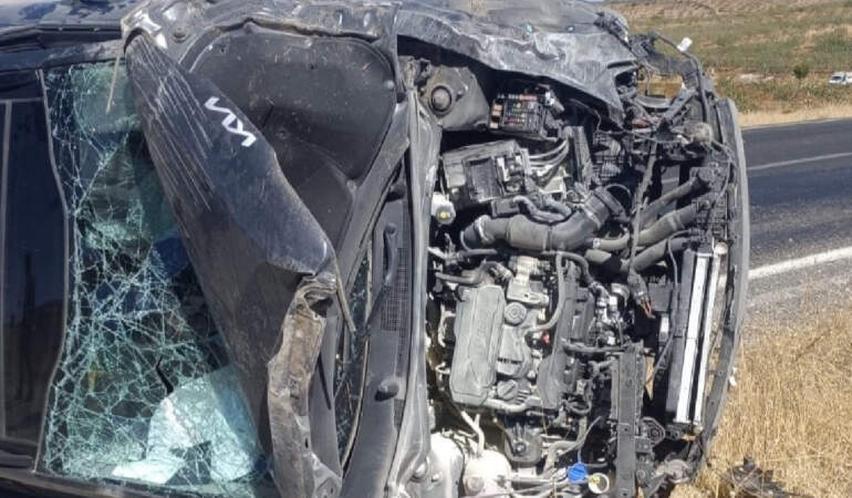 Siirt’te Kontrolden Çıkan Araç Kaza Yaptı: 1 Yaralı