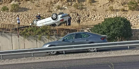 Sivas’ta Feci Kaza! Kontrolden Çıkan Araç Devrildi