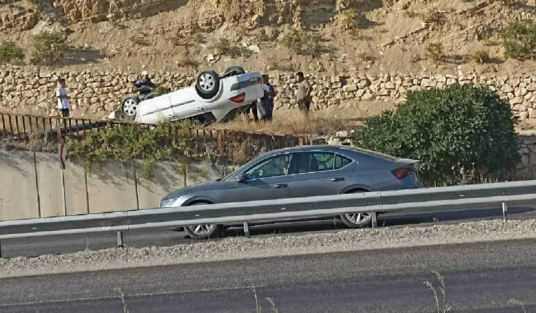 Sivas’ta Feci Kaza! Kontrolden Çıkan Araç Devrildi