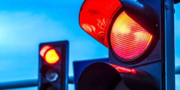 Trafikte Kırmızı Işığa Hiç Takılmadan İlerlemenin Sırrı: Sürücülerin Yüzde 90’ı Bilmiyor