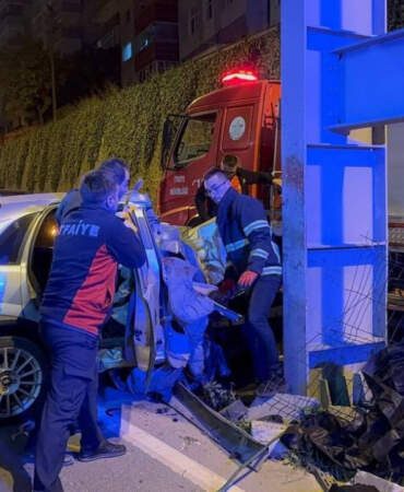 Zonguldak’ta Katliam Gibi Kaza! Otomobil Hurdaya Döndü, 2 Ölü