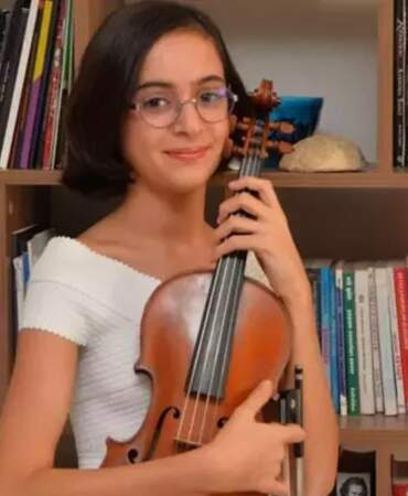 Arkadaşıyla yolun karşısına geçmeye çalışıyordu…18 yaşındaki Laçin’i hayattan koparan sürücüye 4,5 yıl hapis