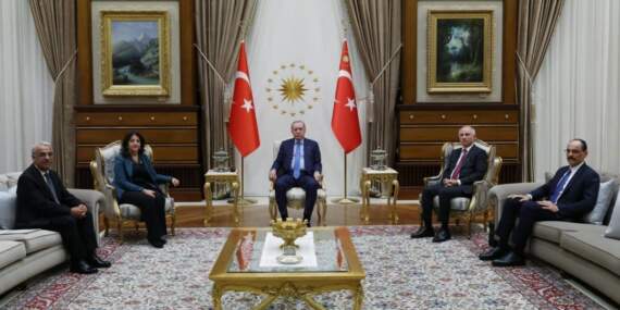 Erdoğan, DEM Parti heyetini makamında kabul etti