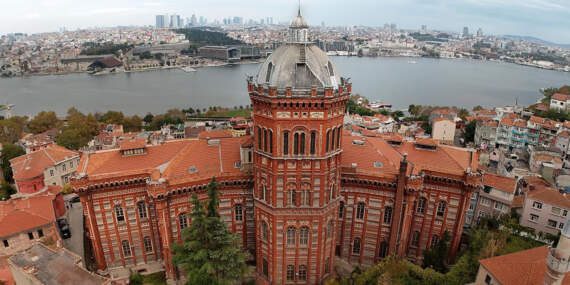 571 Yıllık Fener Rum Okulu Boşaltılıyor! Fatih’in Fermanıyla Açılmıştı, Şimdi Yıkılma Tehlikesinde