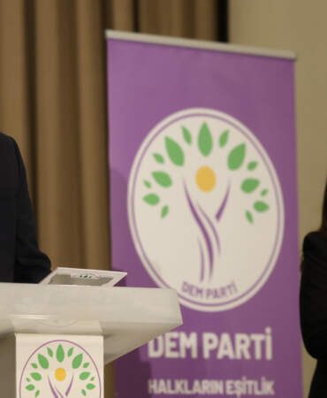 Terör Örgütü PKK’nın Türkiye’den Tamamen Çekilme Kararı Sonrası DEM Parti’den İlk Açıklama