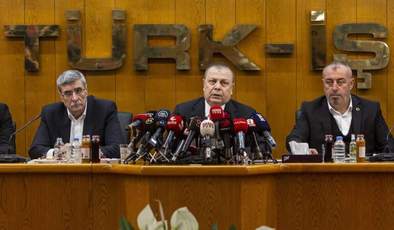 TÜRK-İŞ asgari ücret gündemiyle toplanıyor