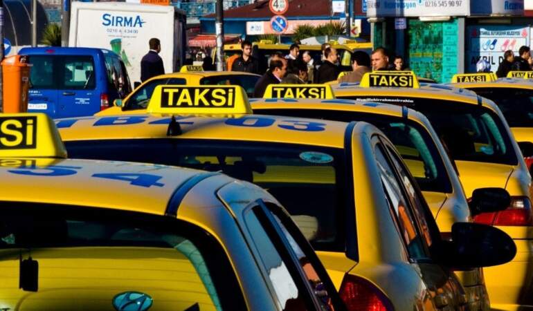 İBB’nin taksi ihalesinde rekor: İstanbul’da taksi plakası fiyatı 5 milyon TL’ye çıktı