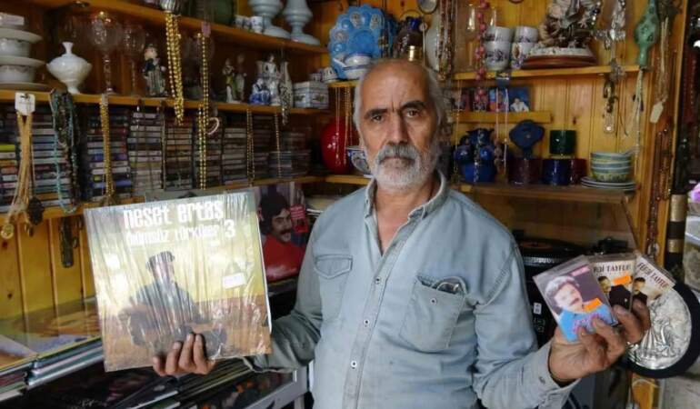 Müzikte nostalji rüzgarı yeniden esiyor! Plaklar tekrar altın çağını yaşıyor, satışlar tavan yaptı