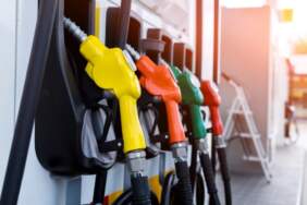 Akaryakıtta tabela değişti: Benzine zam geldi