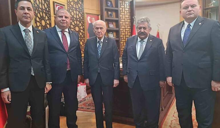Bahçeli, Milli Dayanışma, Kardeşlik ve Demokrasi Komisyonu üyelerini kabul etti