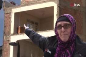 Kentsel dönüşümde akıl almaz görüntü! Yıkılan binanın bitişiğindeki evin duvarı çıkmadı