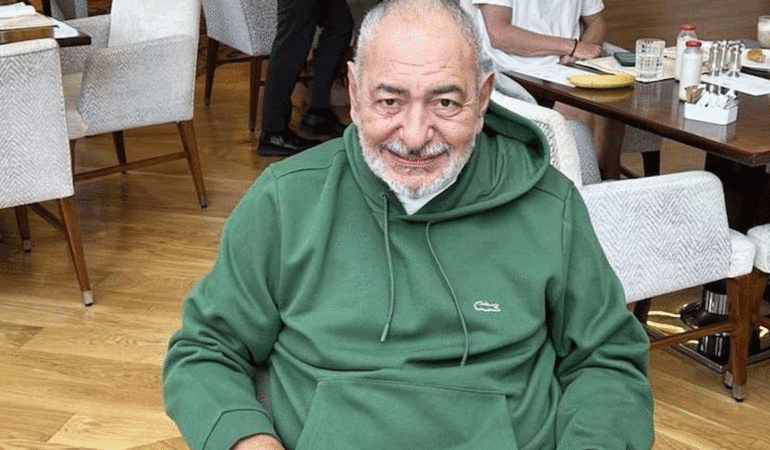 Havaalanında gergin anlar: Reha Muhtar’dan güvenlik görevlisine sert çıkış