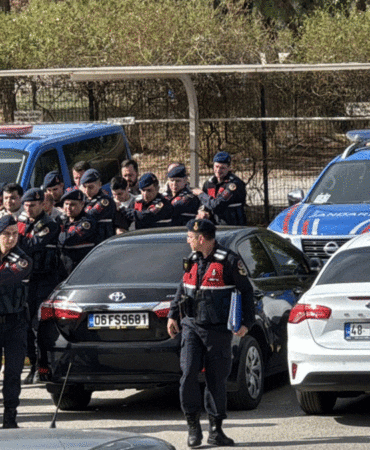 Muğla’da FETÖ’den ihraç edilen 8 kişi yurt dışına kaçarken yakalandı