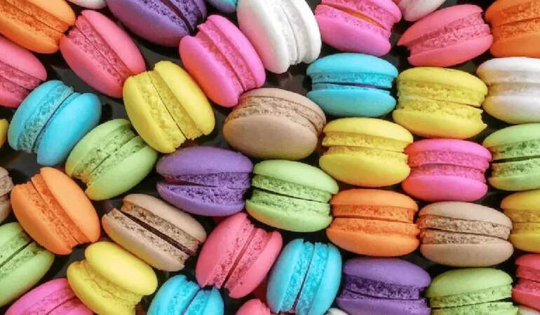 Herkes Fransız tatlısı sanıyor ama aslı o ülkeye dayanıyor! Makaronlar aslında o kültürden geliyor