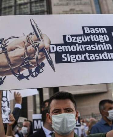CHP’den basın özgürlüğü raporu: Baskı, tehdit, saldırı, yargılama