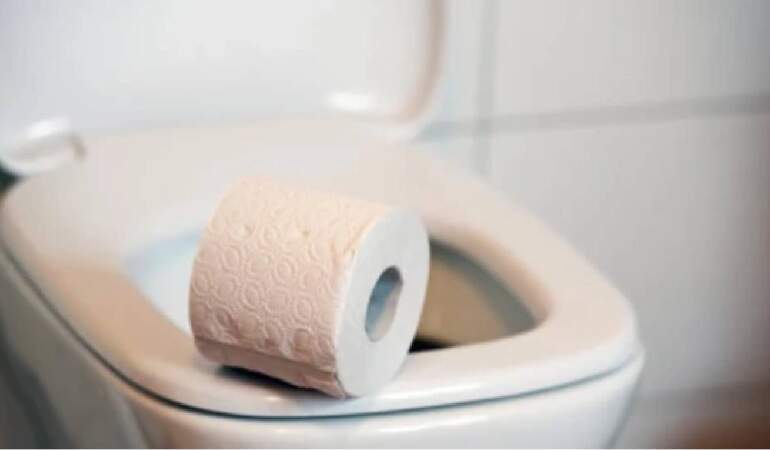 Tuvalet kağıdı nereye atılır? Tuvalete mi, çöp kovasına mı? Sosyal medya tartışmasını tesisat ustaları noktaladı!