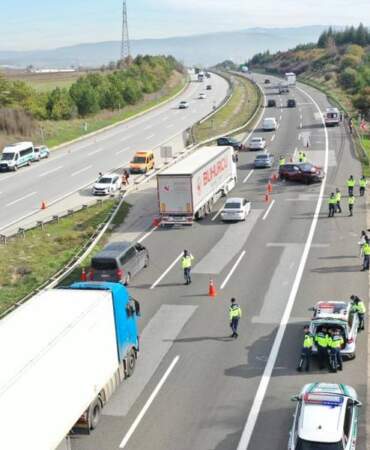 Anadolu Otoyolu’nda kaza: 1 ölü, 4 yaralı