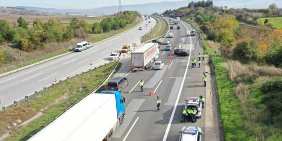 Anadolu Otoyolu’nda kaza: 1 ölü, 4 yaralı