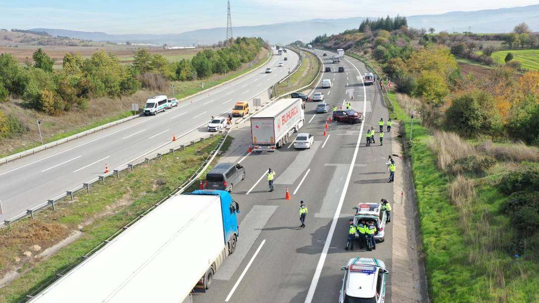 Anadolu Otoyolu’nda kaza: 1 ölü, 4 yaralı