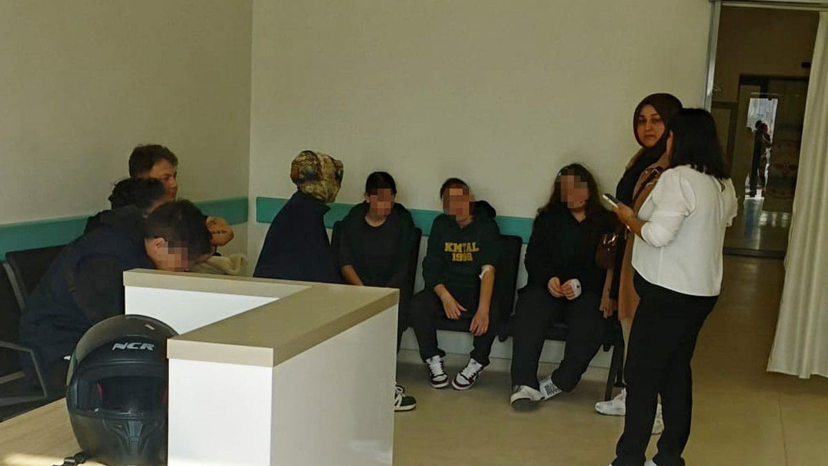 Okul çıkışı yedikleri döner hastanelik etti