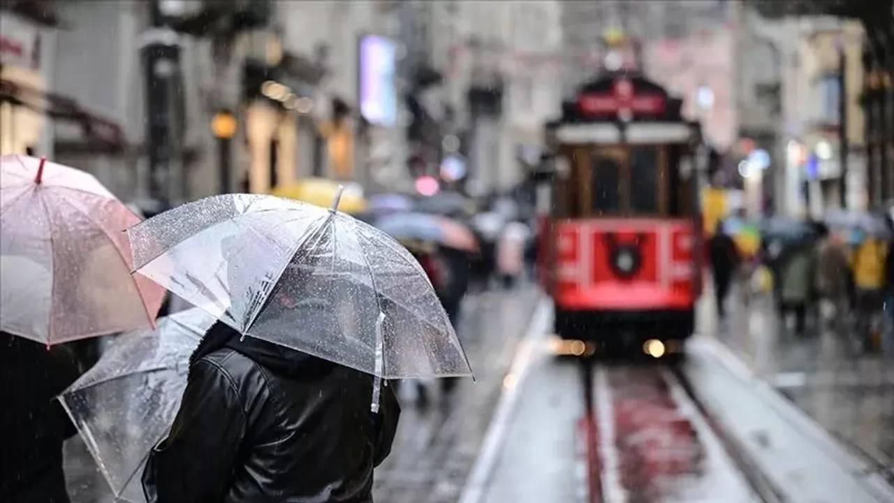 İstanbul yağmura teslim olacak: 6 Kasım’da şemsiyenizi unutmayın!