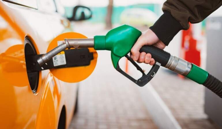 Motorin zammı durmuyor: Bu gece bir dev zam daha