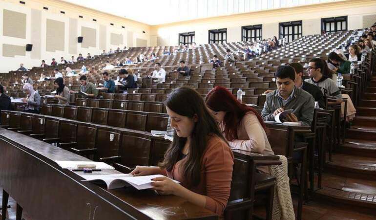 İkinci üniversite öğrenci sayısı rekor kırdı: Kadın akademisyen oranı yüzde 47’ye ulaştı