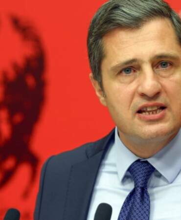 Yücel’den fezleke tepkisi: Gidişinizi durduramayacak