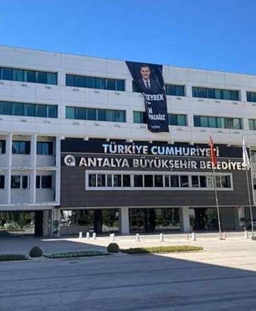 Antalya Büyükşehir Belediyesi’ne rüşvet soruşturması: 2 kişi tutuklandı