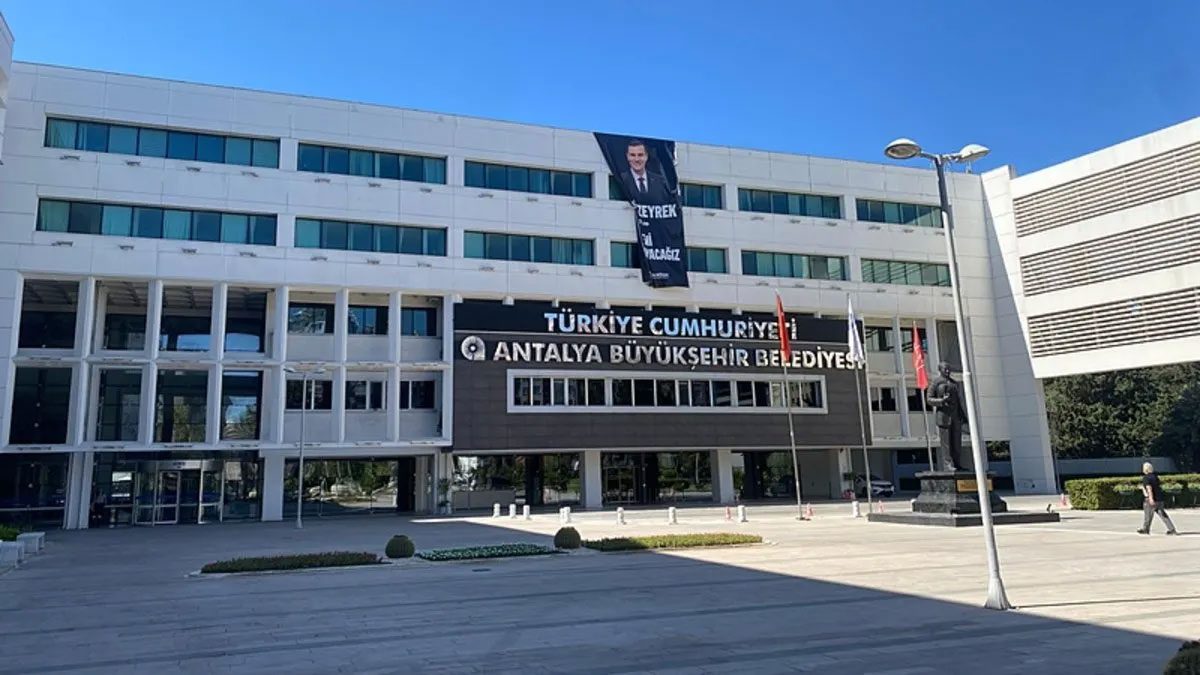 Antalya Büyükşehir Belediyesi’ne rüşvet soruşturması: 2 kişi tutuklandı