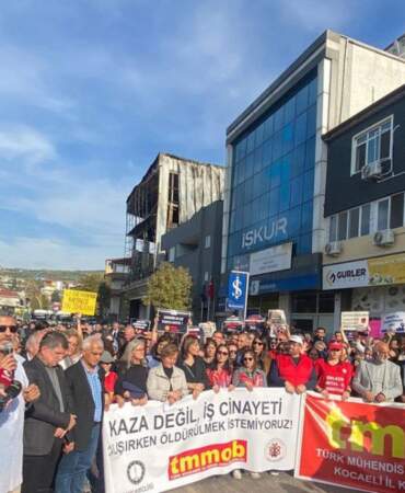 Kocaeli Dilovası’nda iş cinayeti sonrası işyeri önünde eylem: Çalışırken ölmek istemiyoruz