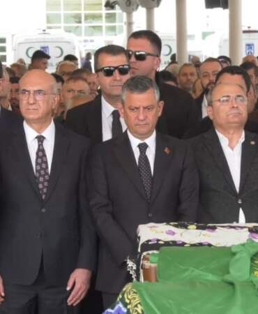 Özel, Turan Aydoğan’ın annesinin cenaze törenine katıldı