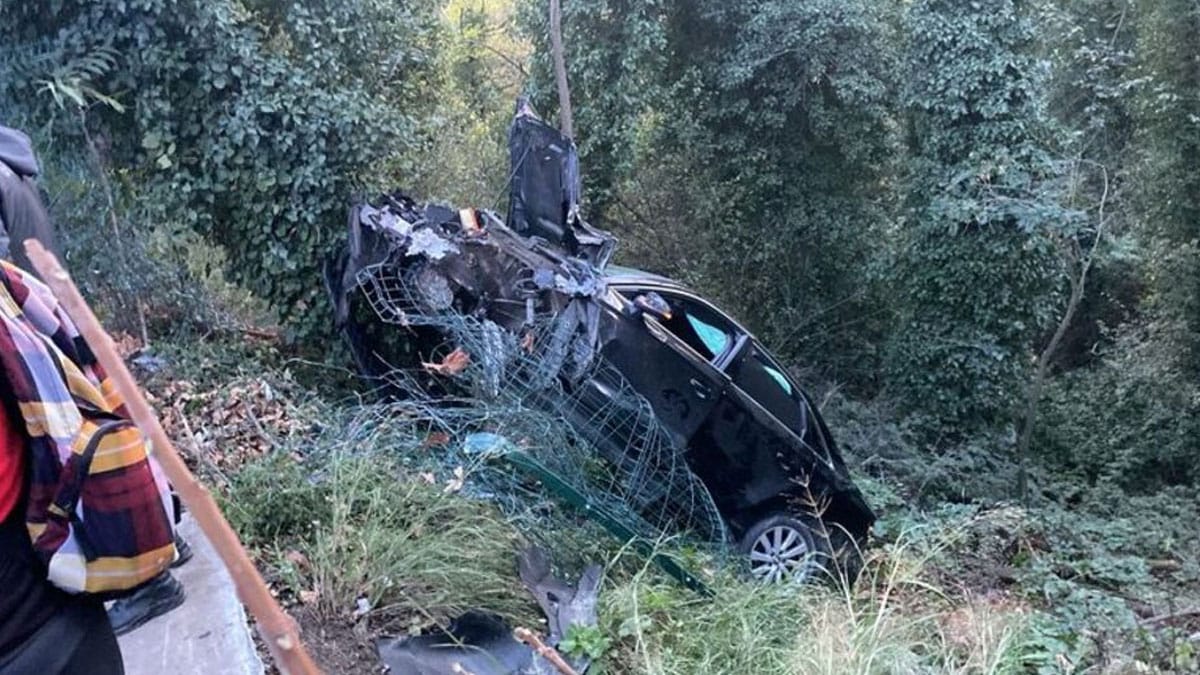 Sarıyer’de 17 yaşındaki ehliyetsiz sürücü kaza yaptı: 2’si çocuk 3 kişi yaralandı