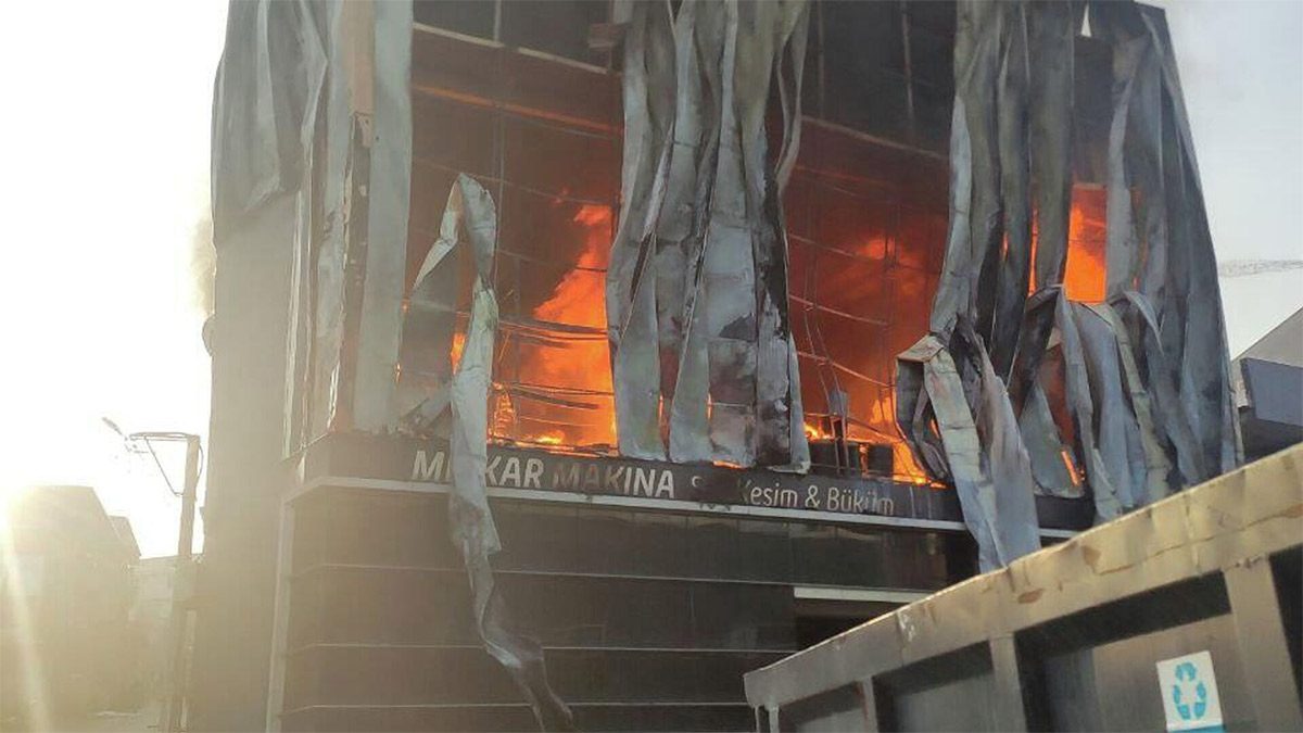 Parfüm fabrikası faciasında gözaltına alınan 11 kişi adliyede